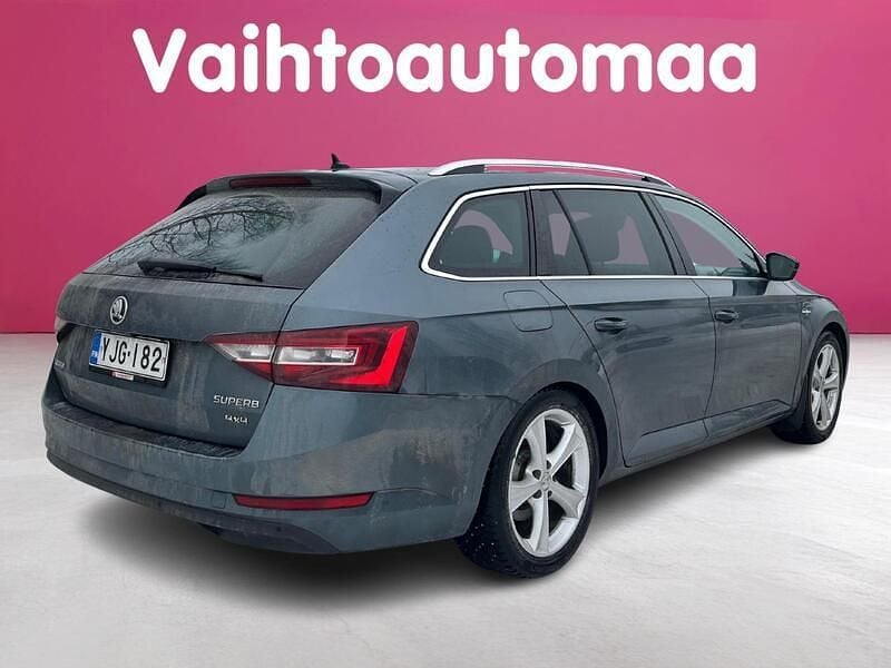 Käytetty Skoda Superb LAURIN & KLEMENT 150 HP (110 kW) 2016 Farmari