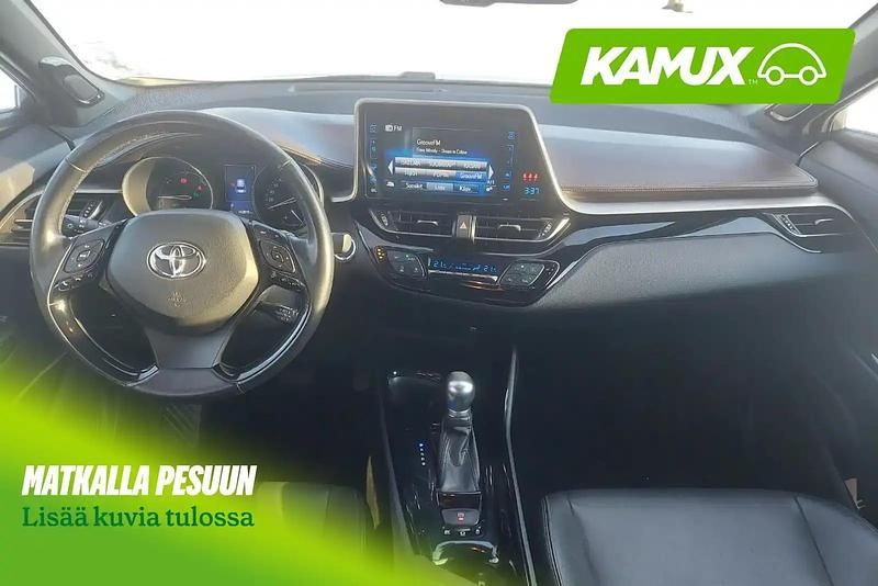 Käytetty Toyota C-HR Premium 98 HP (72 kW) 2017 Valkoinen Katumaasturi