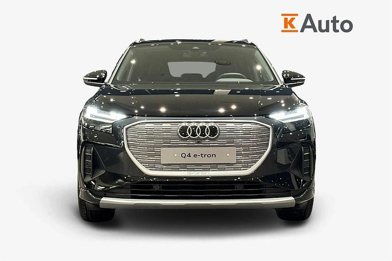 Uusi Audi Q4 e-tron Premium 207 kW (282 HP) 2026 Musta Katumaasturi