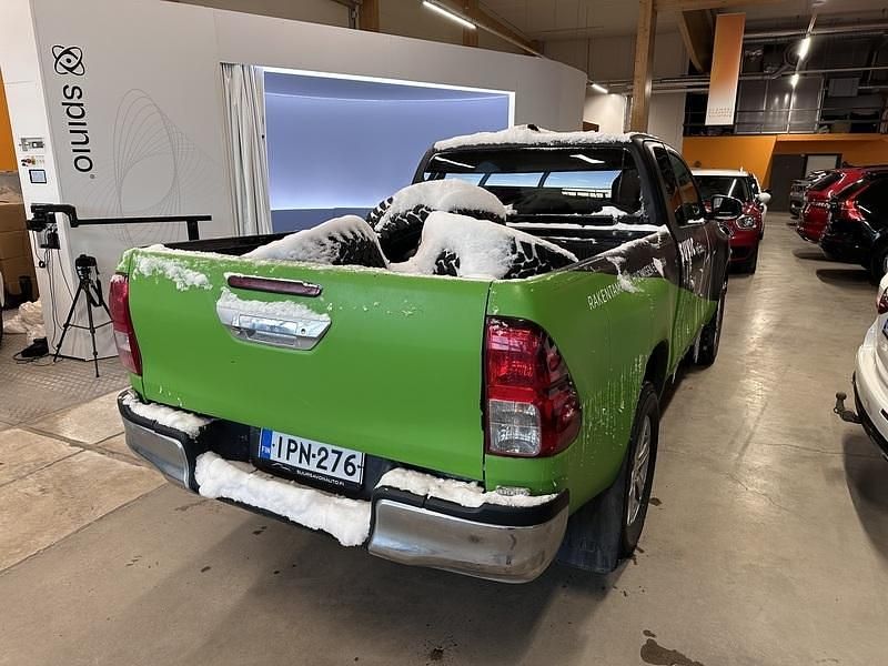 Käytetty Toyota HiLux Active 150 HP (110 kW) 2022 Nouto