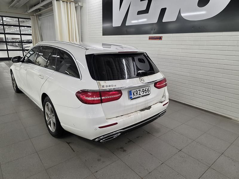 Käytetty Mercedes E220 Business 194 HP (142 kW) 2017 Farmari