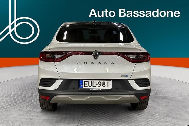 Käytetty Renault Arkana Intens 143 HP (105 kW) 2022 Katumaasturi