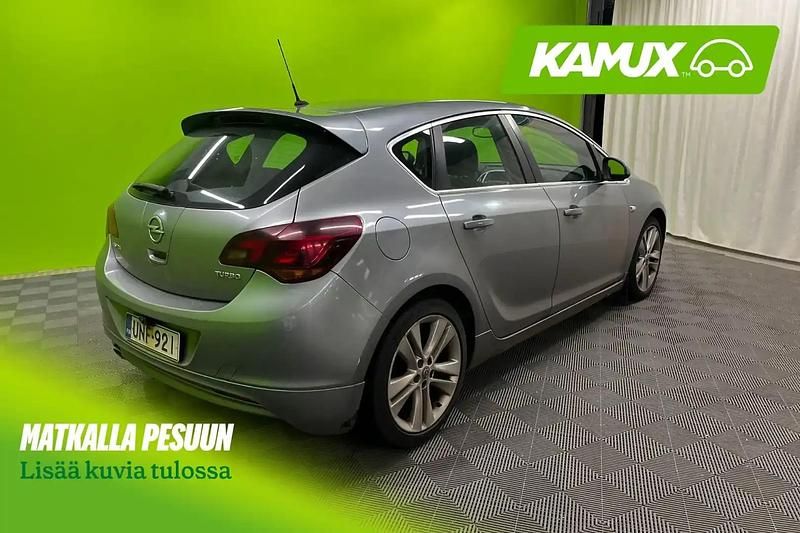 Käytetty Opel Astra Sport 140 HP (102 kW) 2011 Hopea / harmaa Sedan
