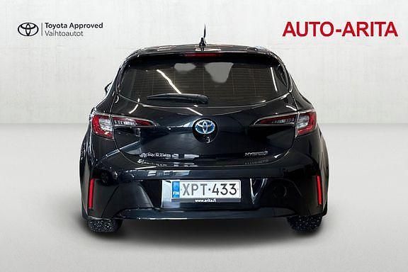 Käytetty Toyota Corolla Active 121 HP (88 kW) 2021 Musta Viistoperä