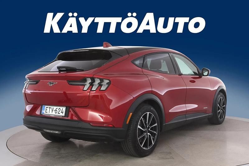 Käytetty Ford Mustang Mach-E 202 kW (276 HP) 2022 Punainen Katumaasturi