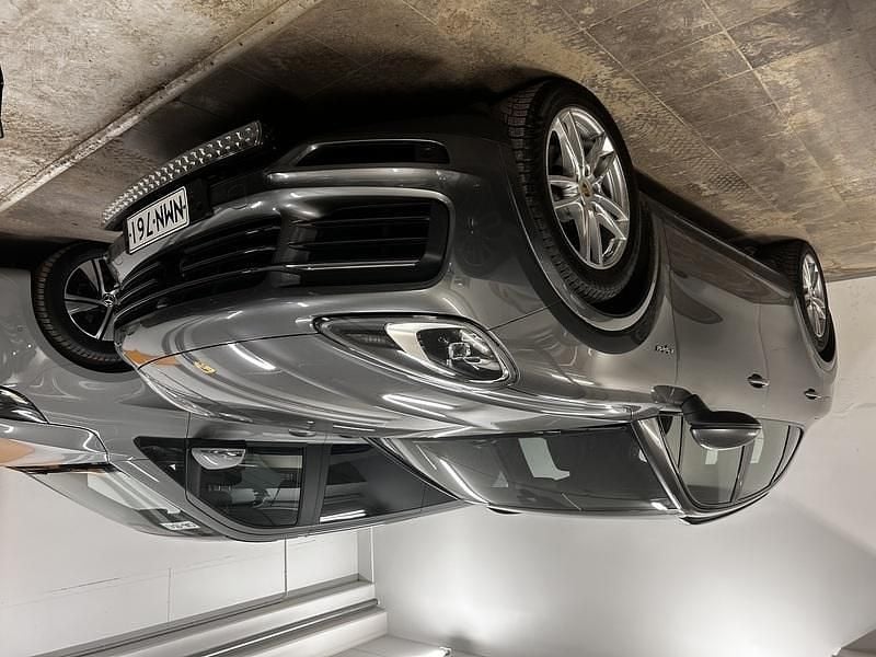 Käytetty Porsche Cayenne Sport 462 HP (339 kW) 2022 Katumaasturi