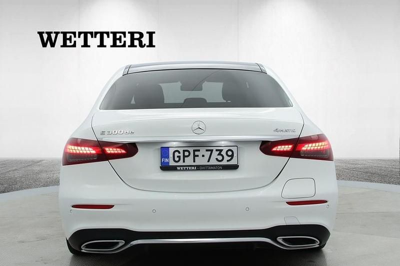 Käytetty Mercedes E300 AMG line 194 HP (142 kW) 2022 Sedan