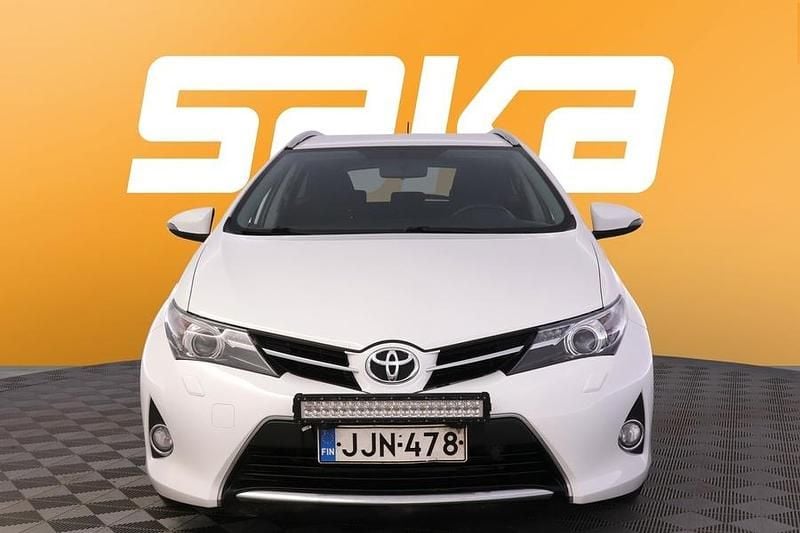 Käytetty Toyota Auris Touring Sports Active 132 HP (97 kW) 2014 Farmari
