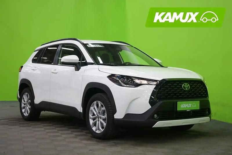 Valkoinen Uusi 2025 Toyota Corolla Cross Katumaasturi | 42 990 € (Perustarjous) - Kuva 1/4