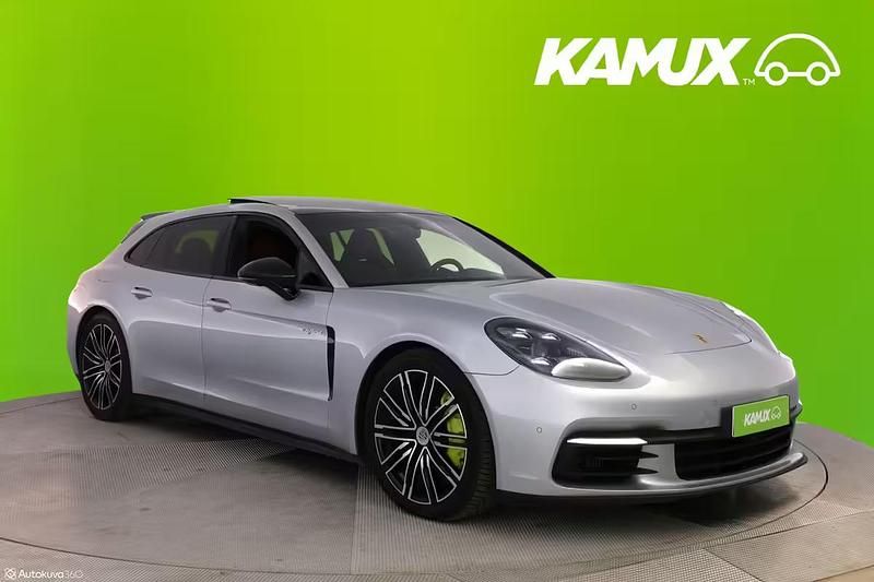 Harmaa Käytetty 2018 Porsche Panamera 4 Sport Turismo Sedan | 46 380 € (Perustarjous) - Kuva 1/4