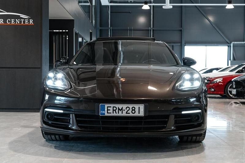 Käytetty Porsche Panamera 4 462 HP (339 kW) 2018 Sedan