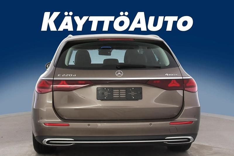 Uusi Mercedes E220 197 HP (144 kW) 2026 Sametinruskea met Farmari