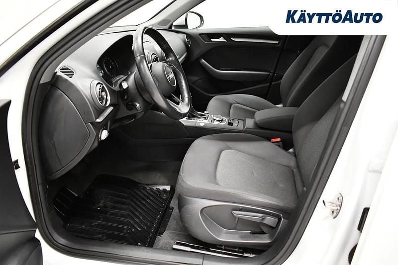 Käytetty Audi A3 Sportback Business 116 HP (85 kW) 2018 Valkoinen Viistoperä