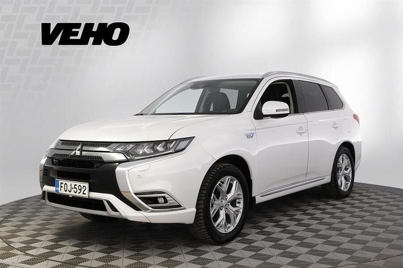 Valkoinen Käytetty 2021 Mitsubishi Outlander P-HEV Active Katumaasturi | 20 600 € (Perustarjous) - Kuva 1/4