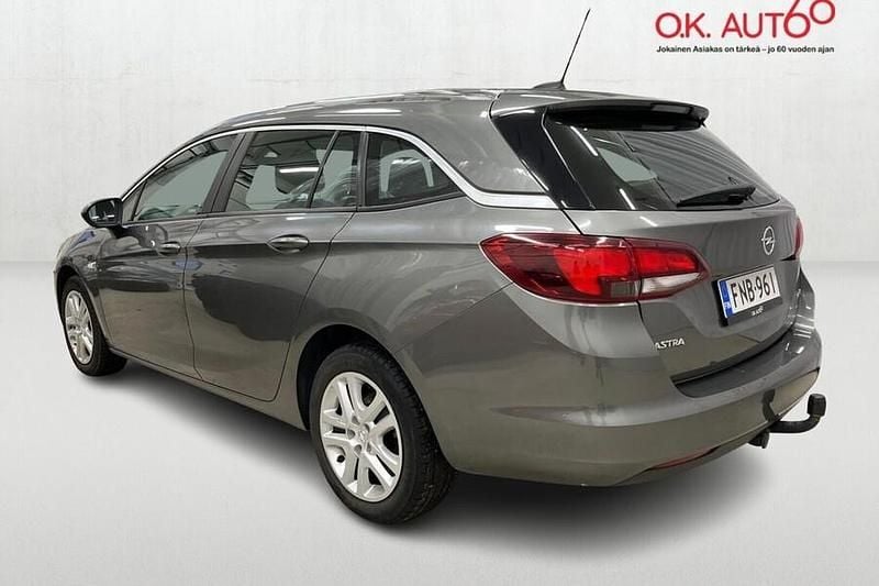 Käytetty Opel Astra Enjoy 125 HP (91 kW) 2018 Harmaa Farmari