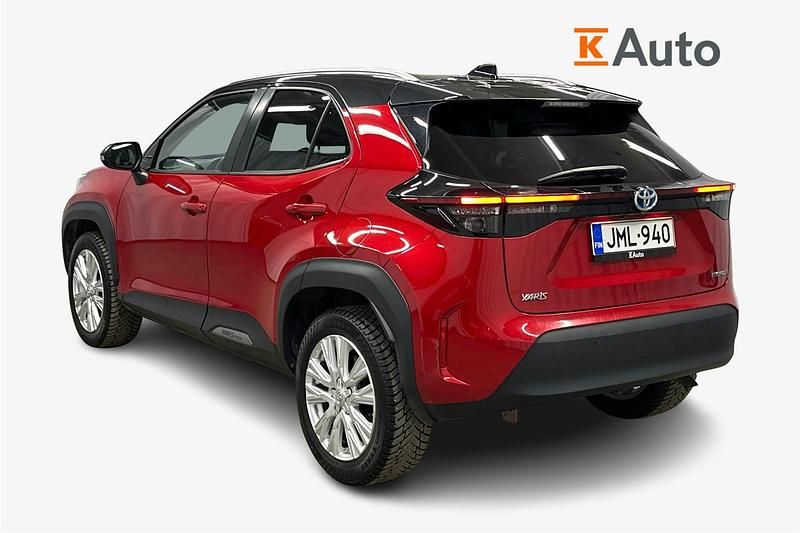 Käytetty Toyota Yaris Cross Style 116 HP (85 kW) 2022 Punainen Katumaasturi