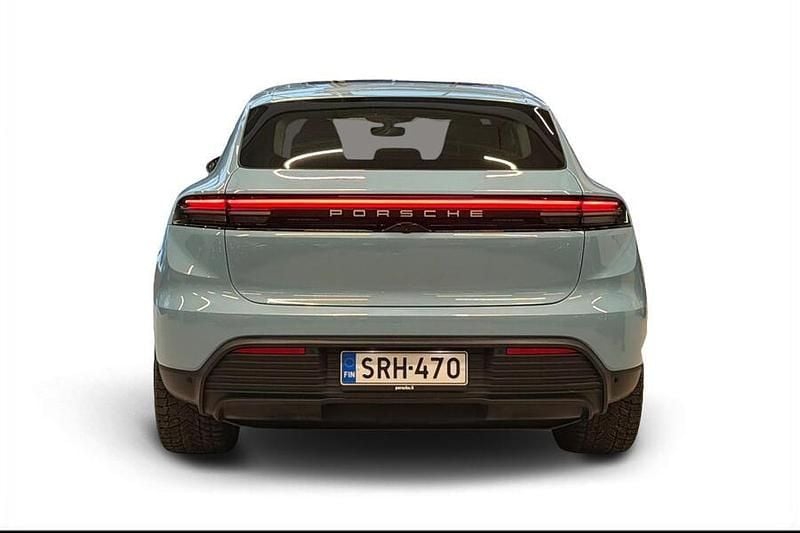 Käytetty Porsche Macan 300 kW (408 HP) 2024 Sininen Katumaasturi