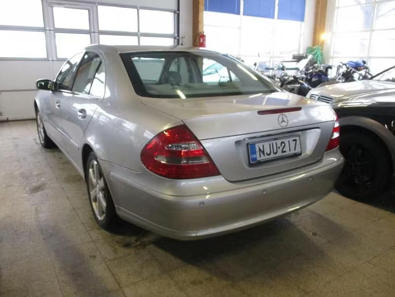Käytetty Mercedes E220 Elegance 2002 Sedan