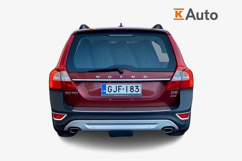 Käytetty Volvo XC70 Summum 205 HP (150 kW) 2010 Punainen Farmari