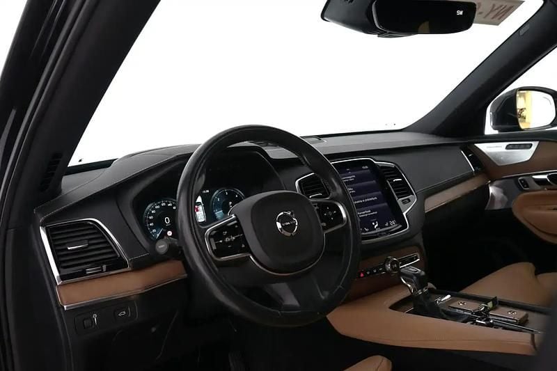 Käytetty Volvo XC90 Inscription 224 HP (164 kW) 2016 Musta Katumaasturi