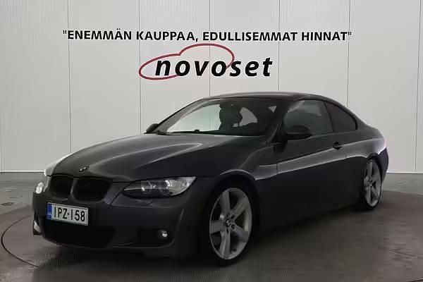 Punainen Käytetty 1994 Jaguar XJ12 Sedan | 9 900 € - Kuva 1/4