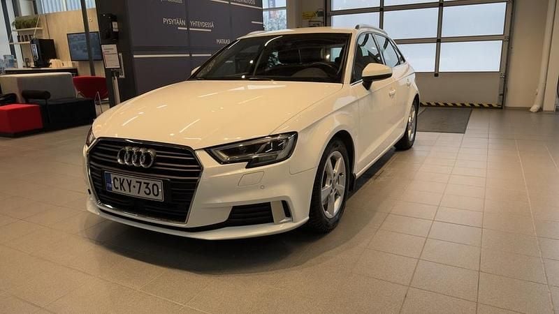 Käytetty Audi A3 Sportback Business 150 HP (110 kW) 2016 Valkoinen Viistoperä