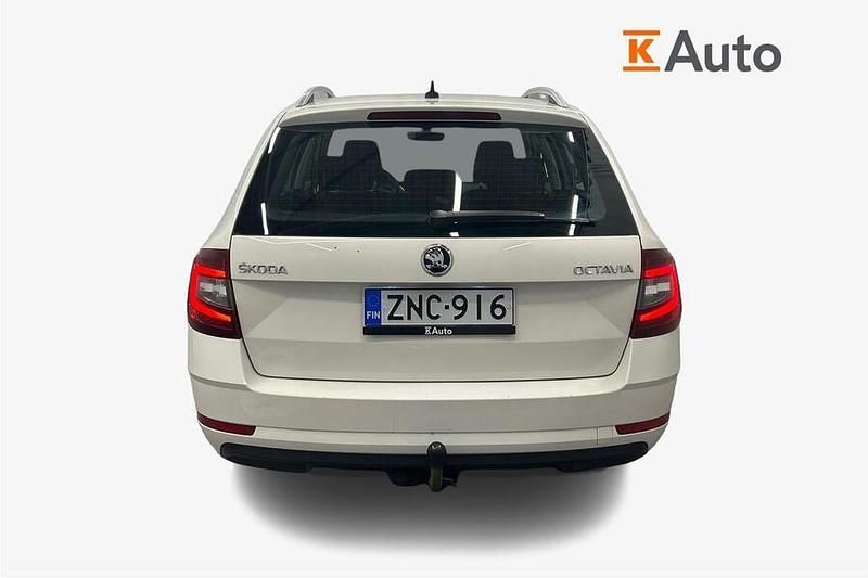 Käytetty Skoda Octavia RS 184 HP (135 kW) 2017 Valkoinen Farmari