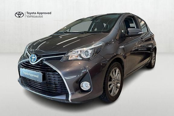 Käytetty Toyota Yaris Active 72 HP (52 kW) 2016 Harmaa Viistoperä