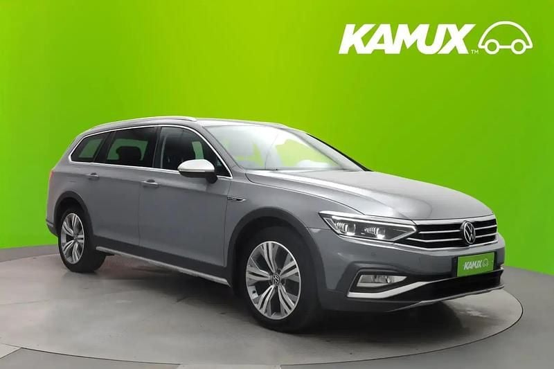 Hopea / harmaa Käytetty 2023 VW Passat Alltrack Farmari | 33 390 € (Kallis) - Kuva 1/4