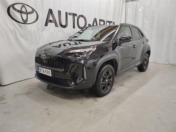 Musta Käytetty 2024 Toyota Yaris Cross Plus Katumaasturi | 33 500 € (Perustarjous) - Kuva 1/4