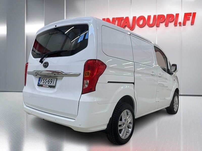 Käytetty BYD ETP3 100 kW (136 HP) 2023 Van