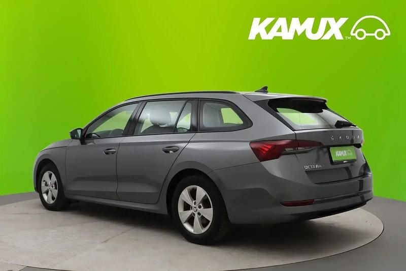 Käytetty Skoda Octavia Ambition 110 HP (80 kW) 2024 Hopea / harmaa Farmari