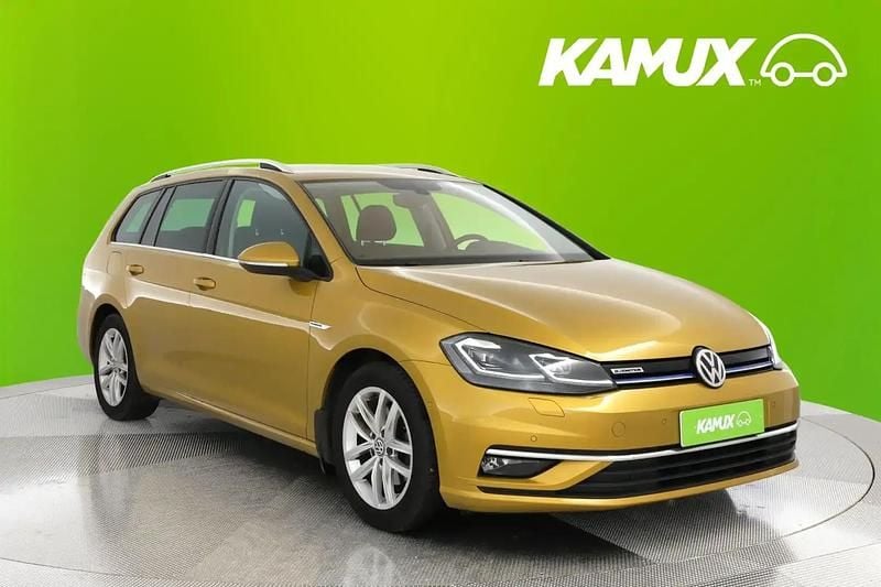 Keltainen / beige Käytetty 2018 VW Golf VII Highline Farmari | 17 680 € (Perustarjous) - Kuva 1/4