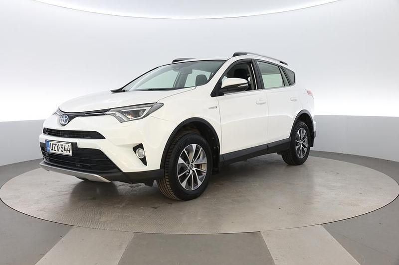 Käytetty Toyota RAV4 Hybrid Edition 155 HP (114 kW) 2017 Katumaasturi