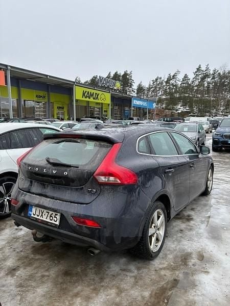 Käytetty Volvo V40 Business Edition 152 HP (111 kW) 2016 Viistoperä