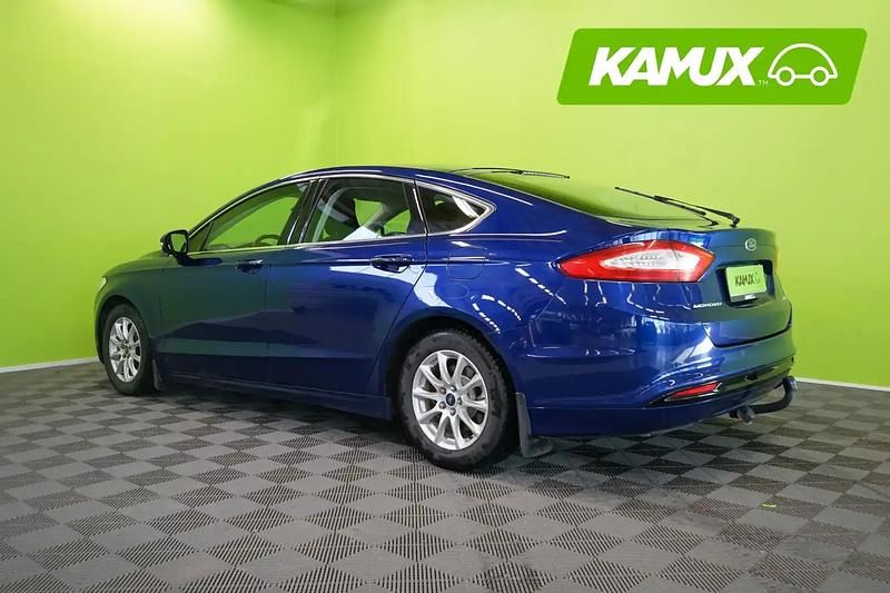 Käytetty Ford Mondeo Titanium 160 HP (117 kW) 2016 Sininen Viistoperä