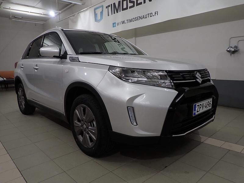 Harmaa Käytetty 2016 Suzuki Vitara GL Katumaasturi | 34 980 € - Kuva 1/4