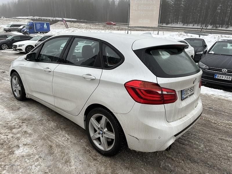 Käytetty BMW 225 Active Tourer Sport Line 136 HP (100 kW) 2020 Tila-auto