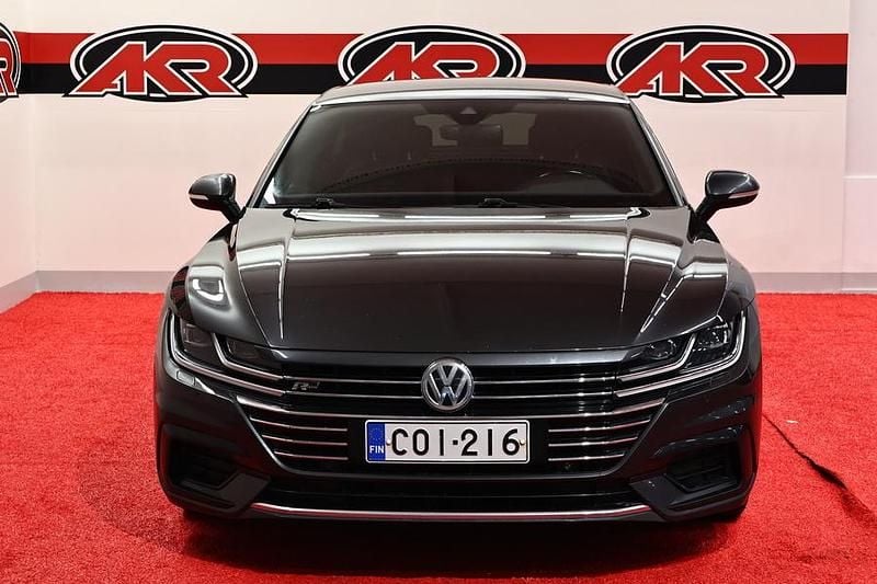 Käytetty VW Arteon R-line 150 HP (110 kW) 2020 Harmaa Sedan
