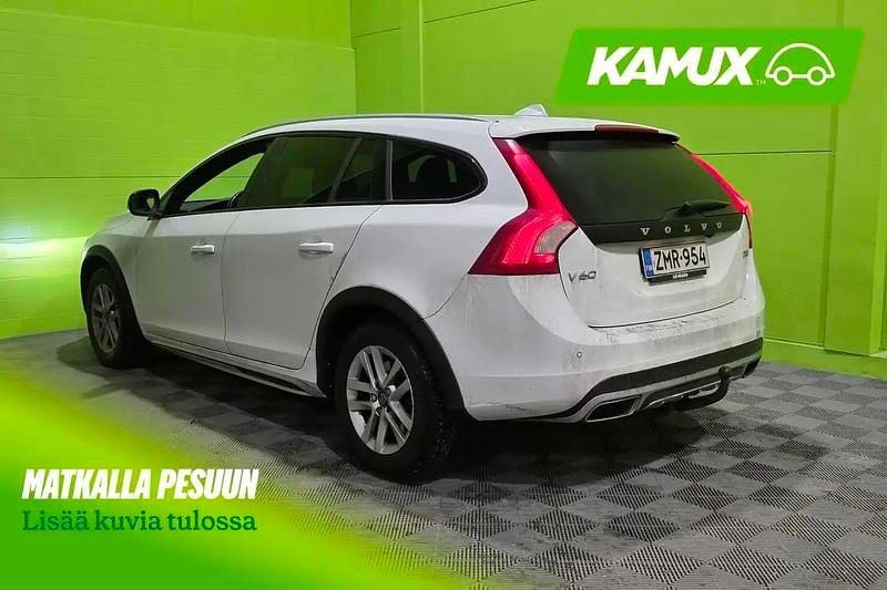 Käytetty Volvo V60 CC Momentum 190 HP (139 kW) 2016 Valkoinen Farmari