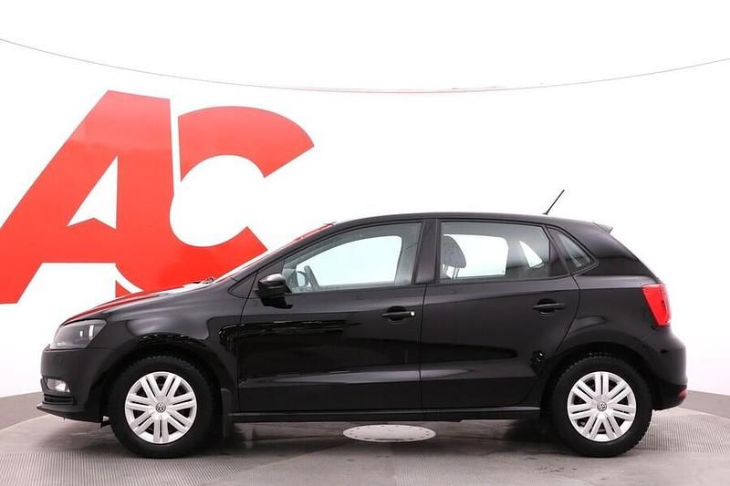 Käytetty VW Polo Trendline 75 HP (55 kW) 2014 Musta Viistoperä