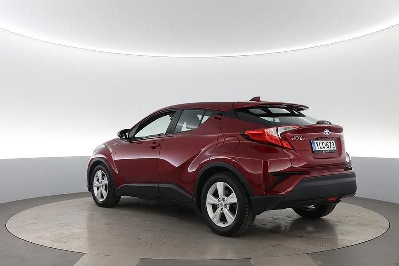 Käytetty Toyota C-HR Active 122 HP (89 kW) 2019 Katumaasturi