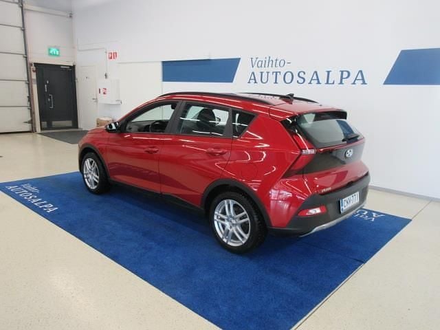Käytetty Hyundai Bayon Comfort 101 HP (74 kW) 2021 Punainen Katumaasturi