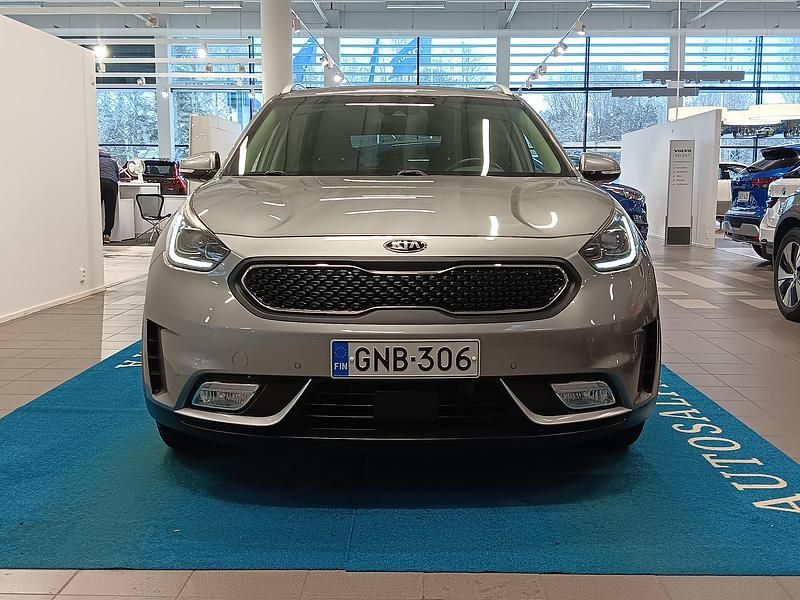 Käytetty Kia Niro Premium 105 HP (77 kW) 2019 Harmaa Katumaasturi
