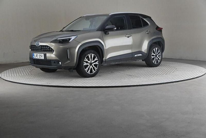 Käytetty Toyota Yaris Cross Business Edition 116 HP (85 kW) 2022 Katumaasturi