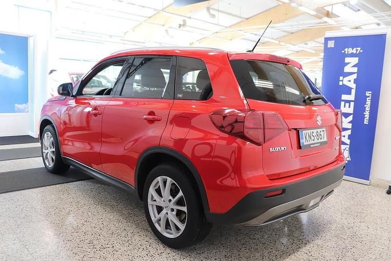 Käytetty Suzuki Vitara GL 112 HP (82 kW) 2019 Punainen Katumaasturi