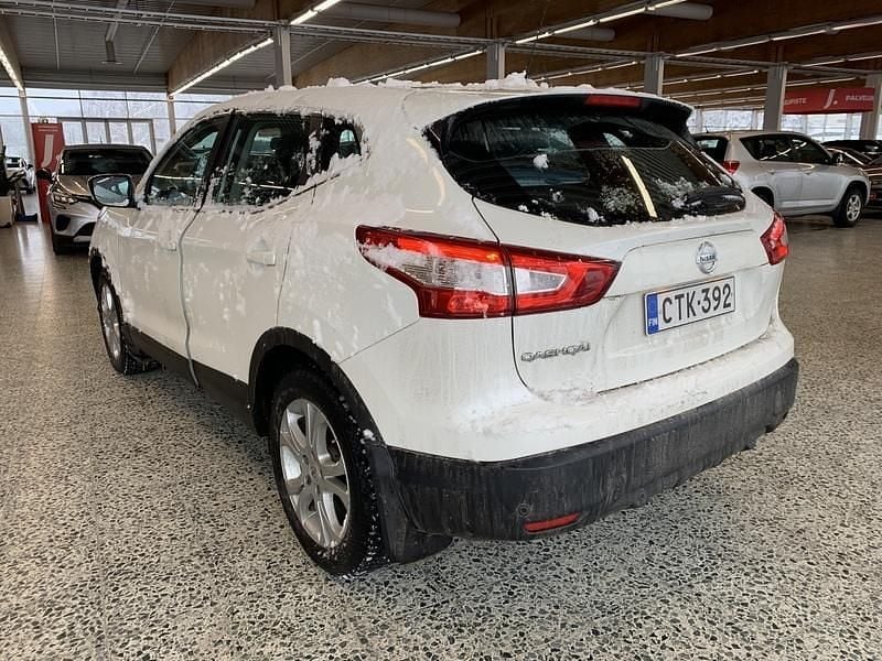Käytetty Nissan Qashqai Acenta 116 HP (85 kW) 2015 Valkoinen Katumaasturi