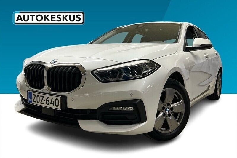 Skyscraper grey meta Käytetty 2023 BMW 118 Sport Line Viistoperä | 26 900 € (Perustarjous) - Kuva 1/3