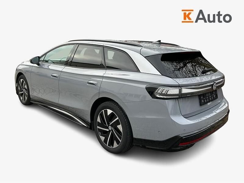 Käytetty VW ID.7 Pro 210 kW (286 HP) 2025 Harmaa Farmari