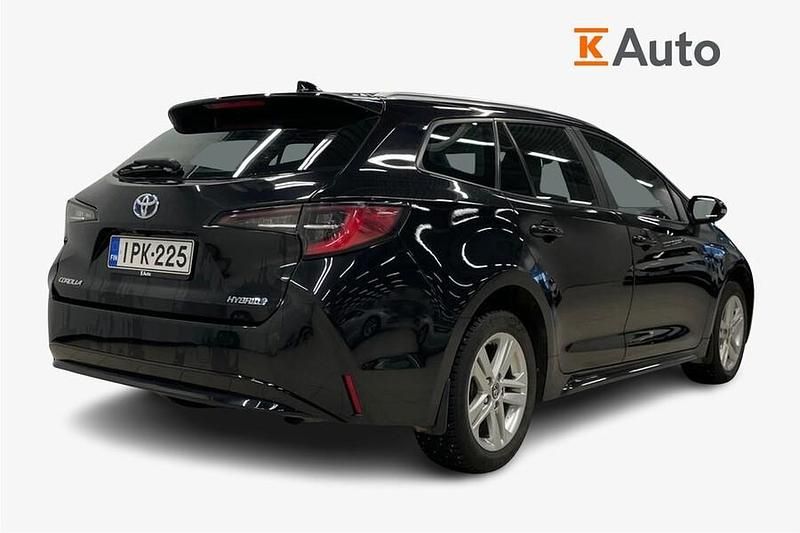 Käytetty Toyota Corolla Active 122 HP (89 kW) 2020 Musta Farmari